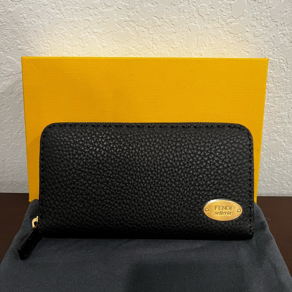 New OS Fendi Selleria Continental Wallet - Black